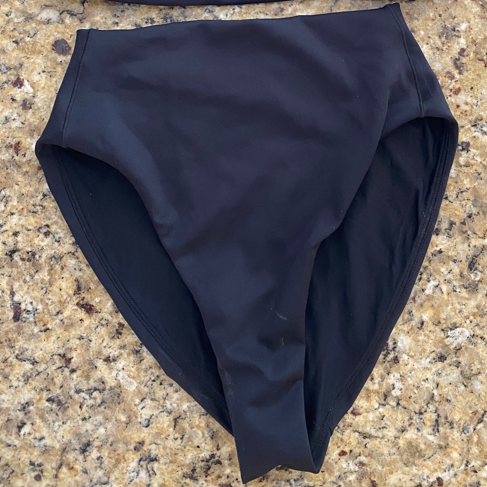 Left on Friday Hi Hi Bottoms size S